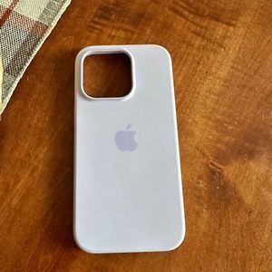 iPhone 14 Pro Apple Silicone Case w/ MagSafe - Lilac